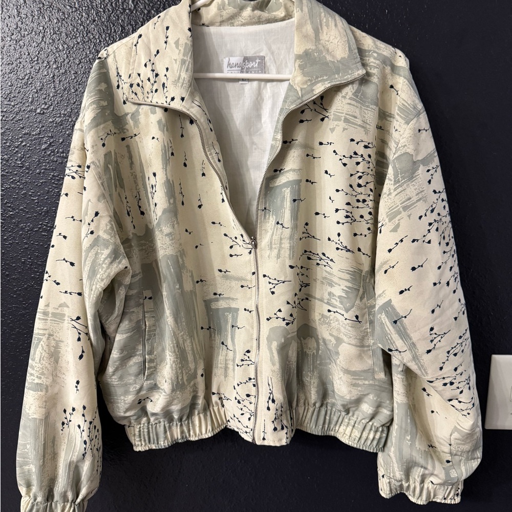 Vintage 90s Cream & Sage Zip Front Windbreaker Jacket
